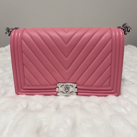 CHANEL Handbags - CHANEL PINK CALFSKIN NEW MEDIUM CHEVRON BOY BAG